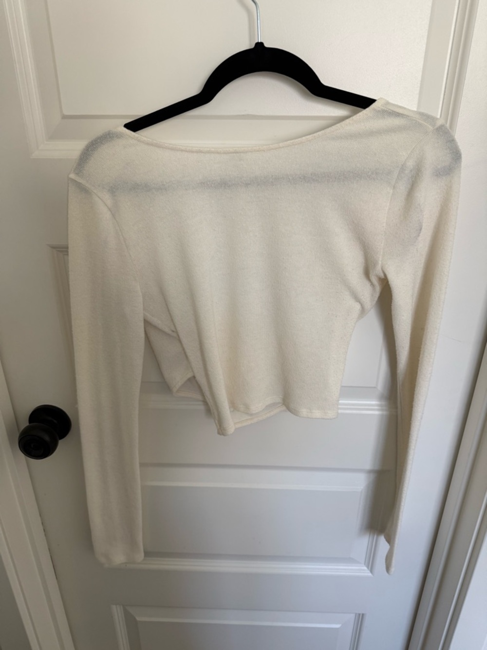 ALO Yoga Amelia Luxe Wrap-Front Long Sleeve Crop Top in Pristine Heather - Picture 4 of 6